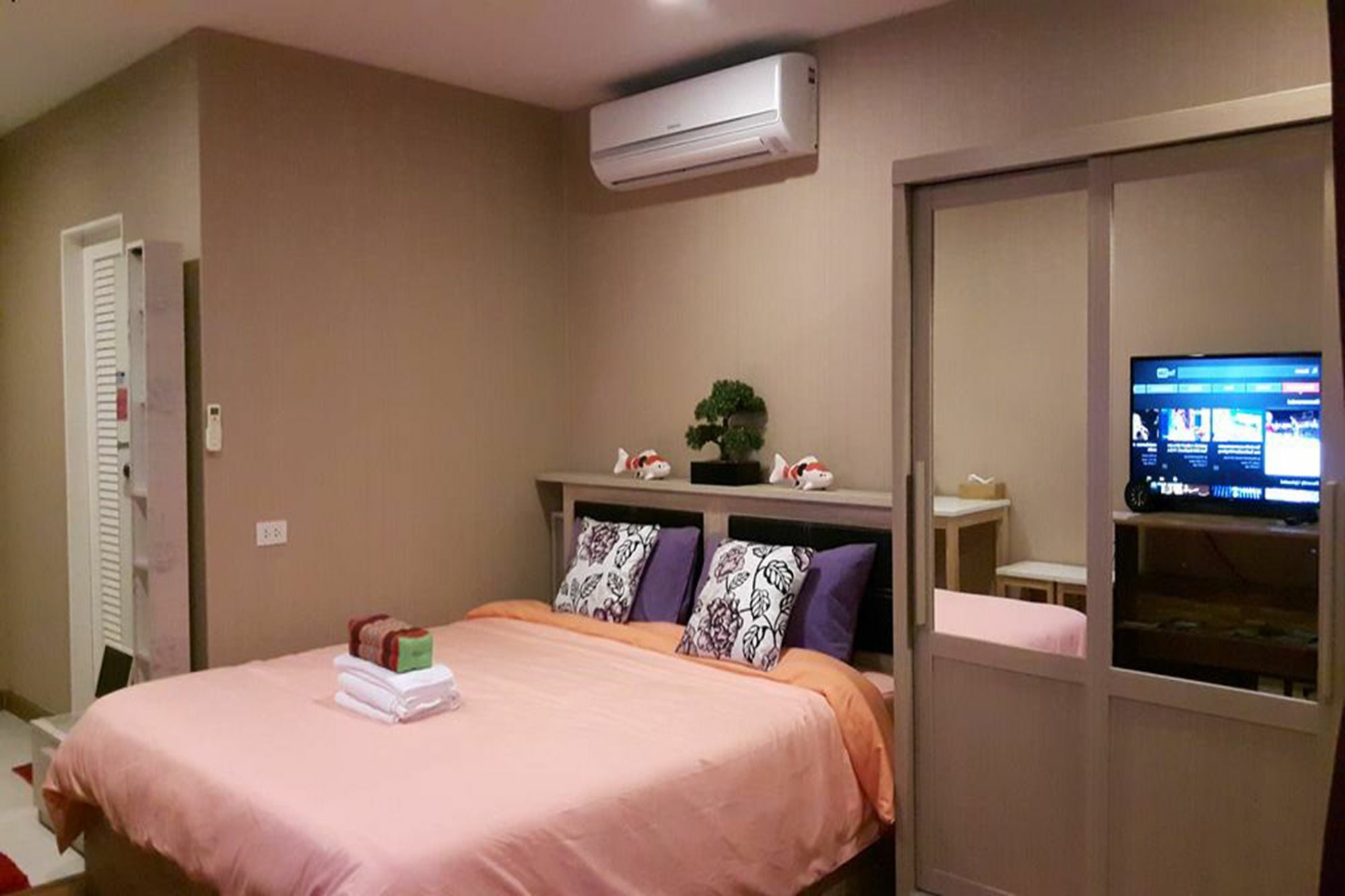 Apartment B4 Romklao-ladkrabang Bangkok