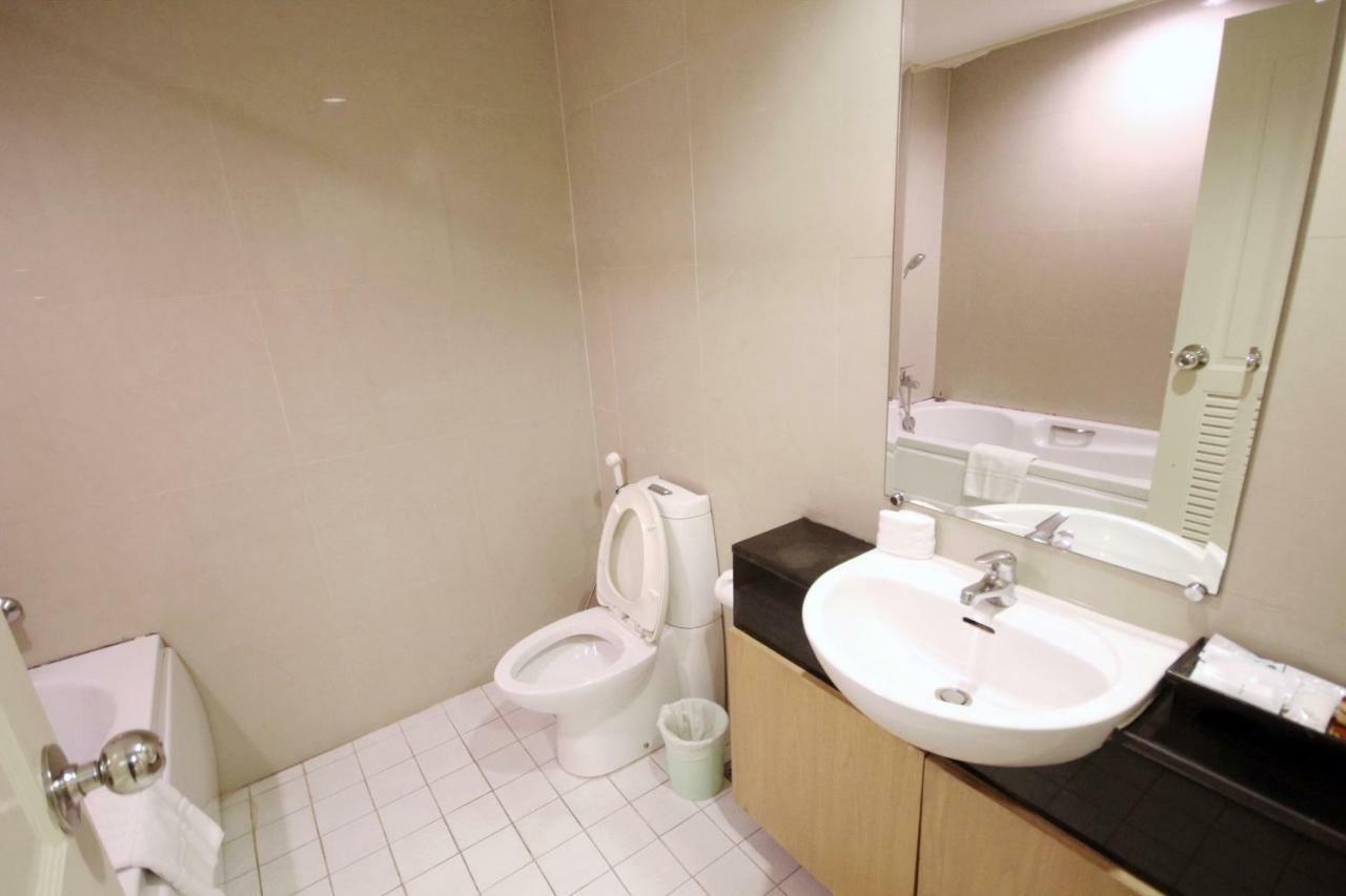 Hotel Hope Land Sukhumvit 24 4*