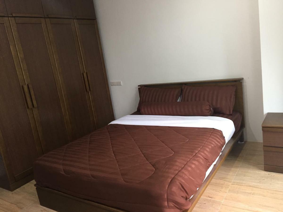 Apartment Teak *
