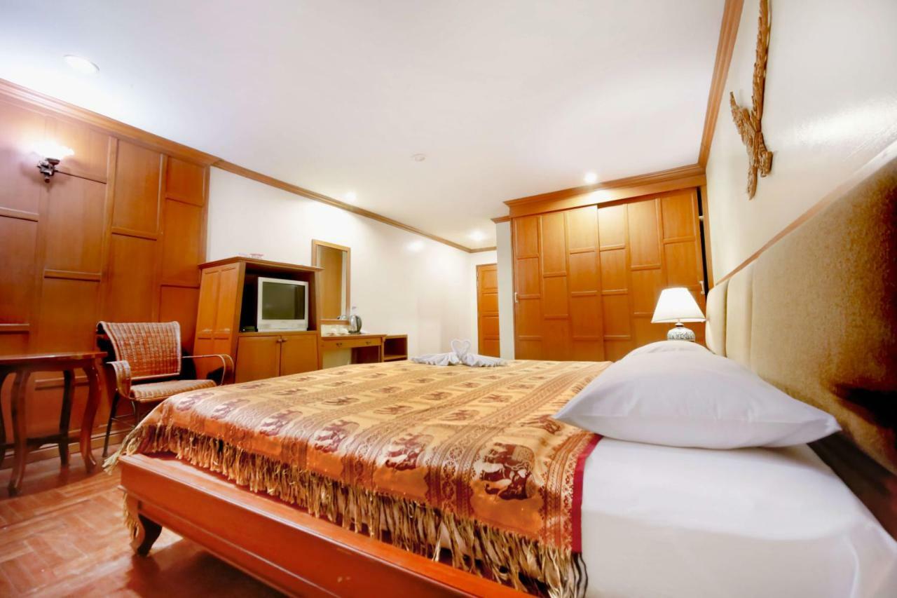 Royal Ivory Sukhumvit Nana 3*