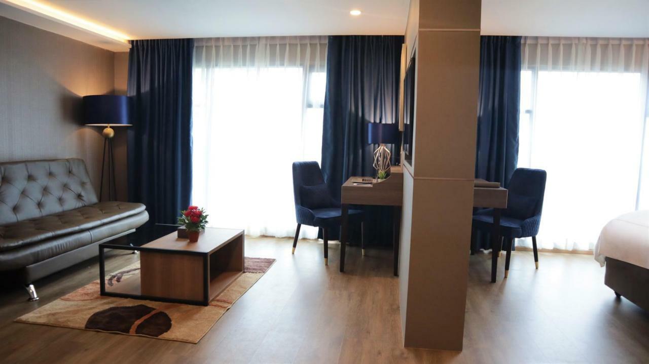 Glow Sukhumvit 5 Hotel