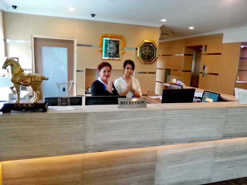 Hotel Oakwood & 4*