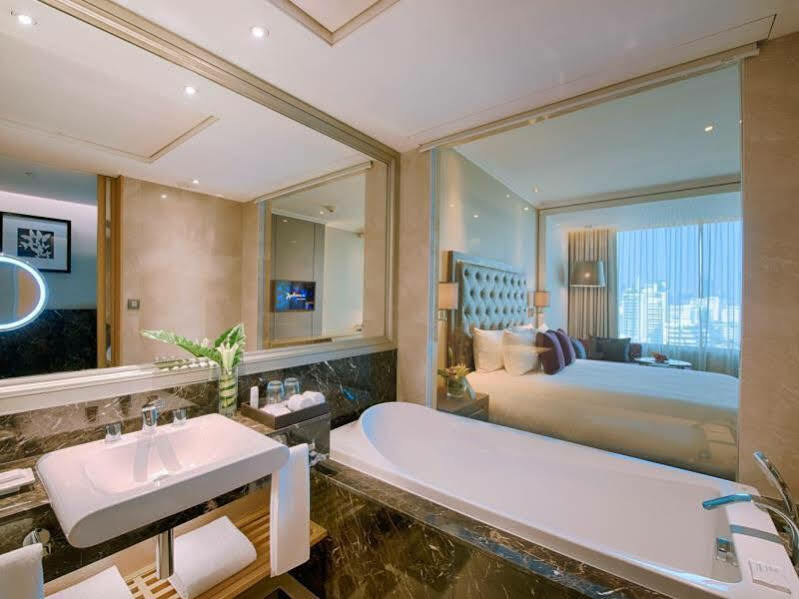 Radisson Blu Plaza