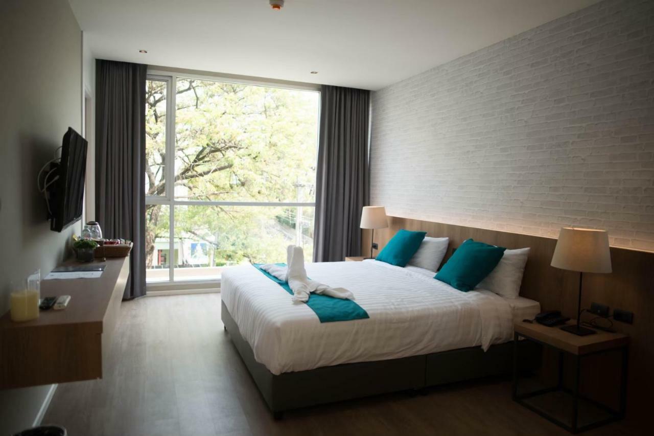 B Hotel 4*