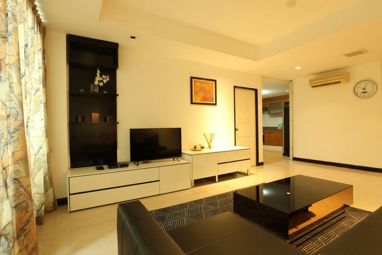 Serena Sathorn Apartment *