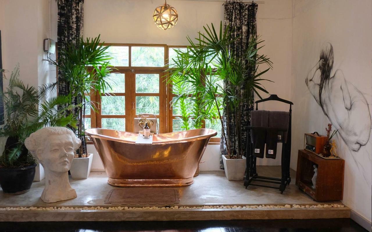 Villa Artistic And Quirky With A Copper Bath And Complimentary Snack Bangkok