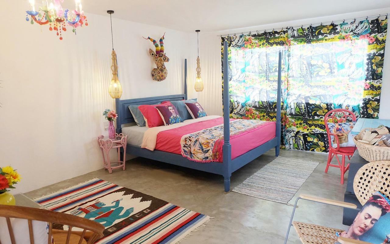 Artistic And Quirky With A Copper Bath And Complimentary Snack *