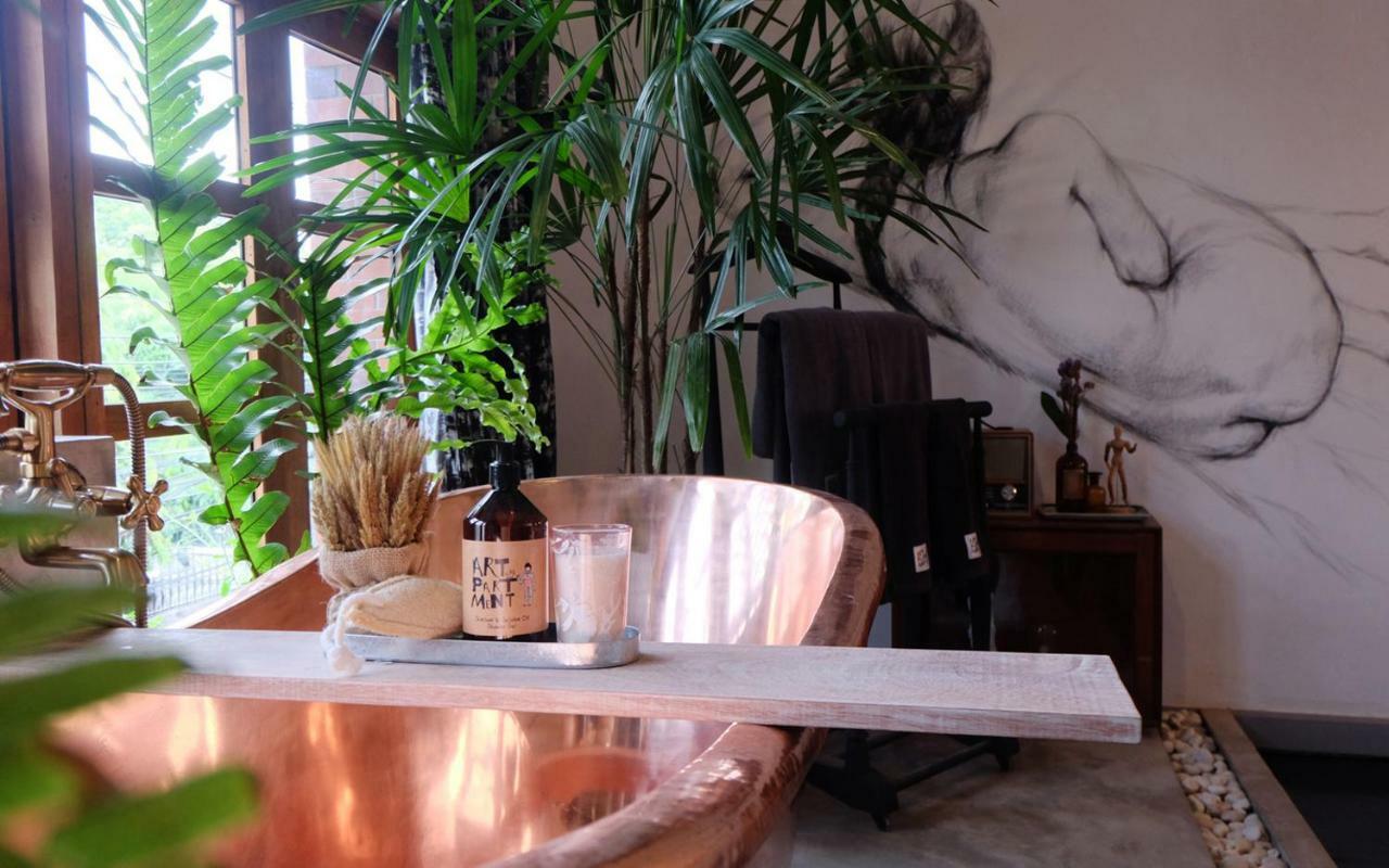 Villa Artistic And Quirky With A Copper Bath And Complimentary Snack Bangkok