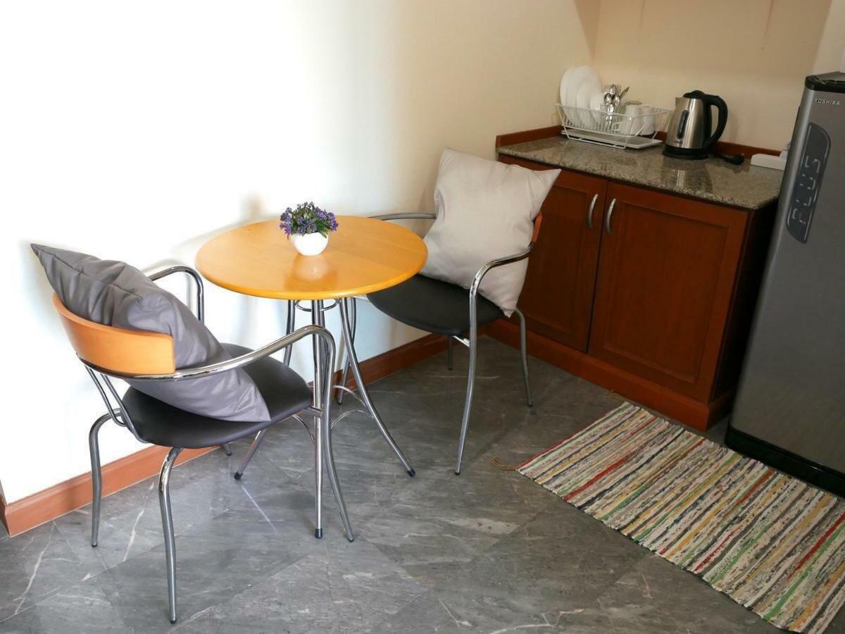 Apartment 999 Soi Kesini Ville *