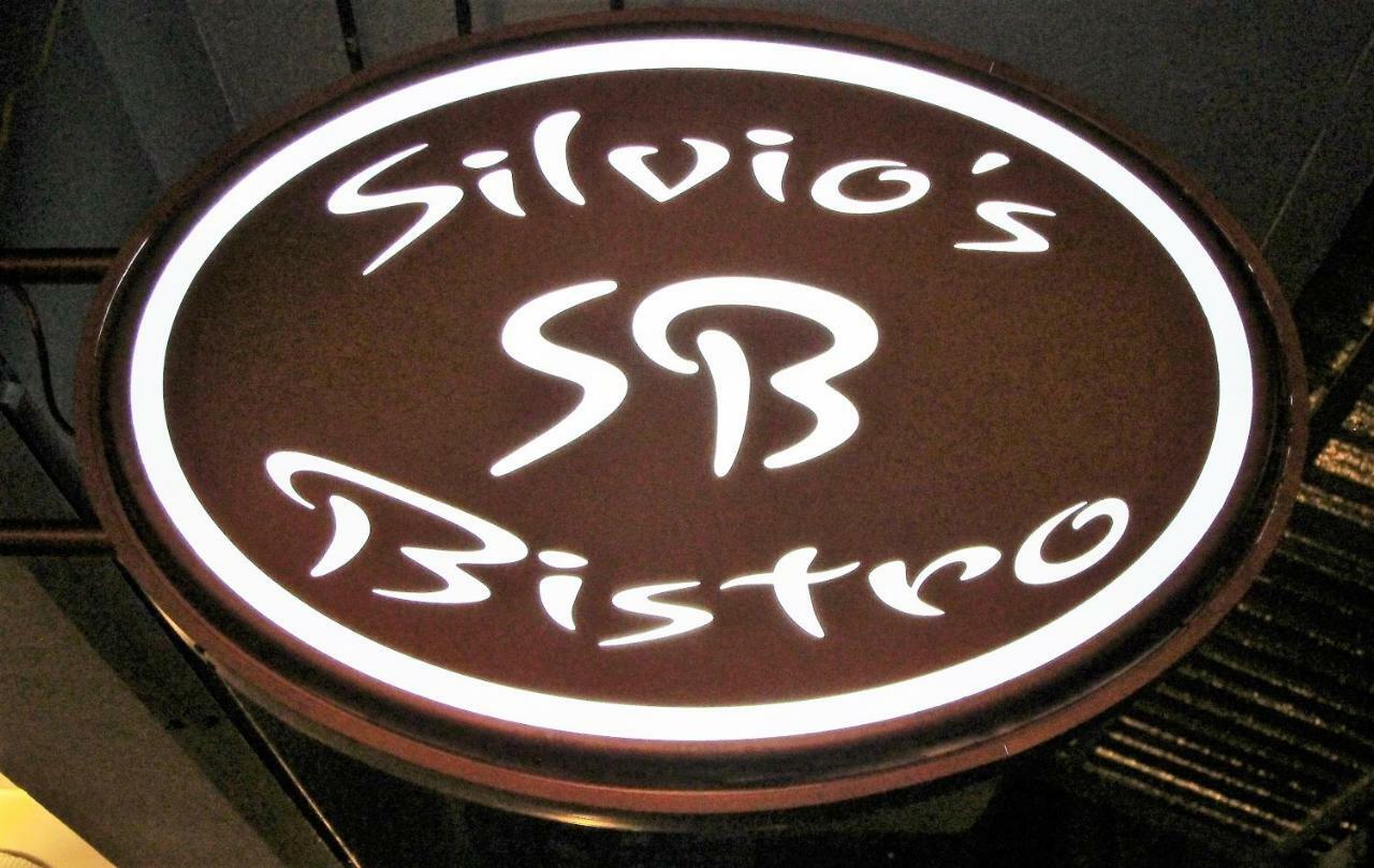 Silvio's Bistro *