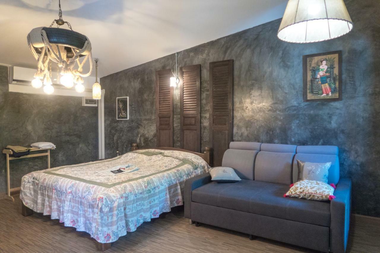 The Quarter Wutthakat Homestay *