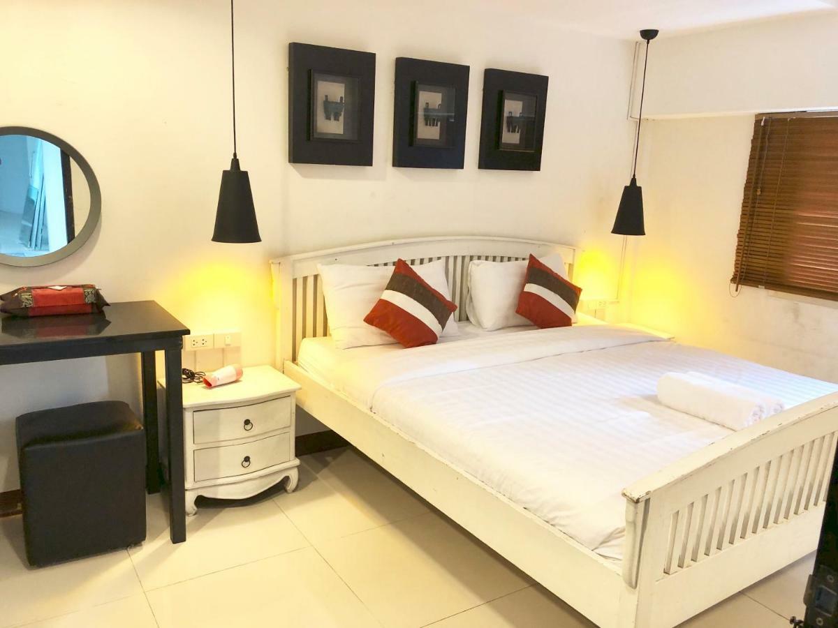 39 Living Apartment