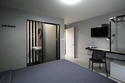 Hotel S Heaven Short & Long