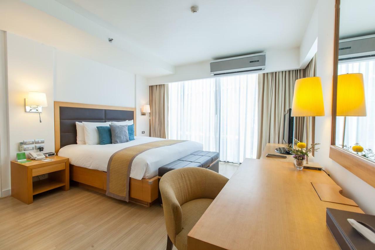 Oakwood Sukhumvit 24 Hotel 4*