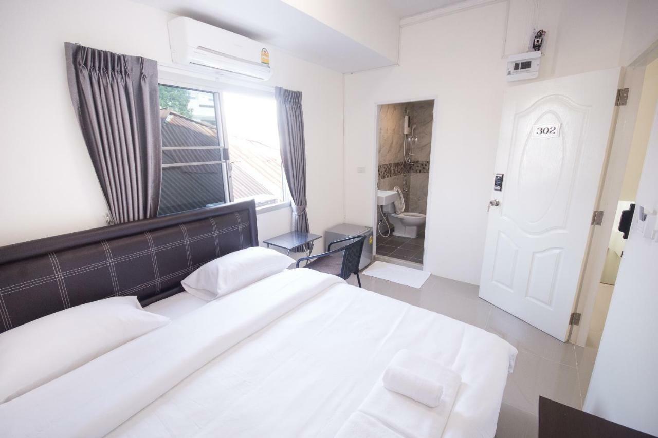 Ninaguesthouse Hotel Bangkok