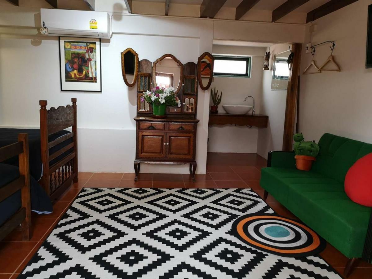 Pimthong Place Bed & Breakfast Bangkok