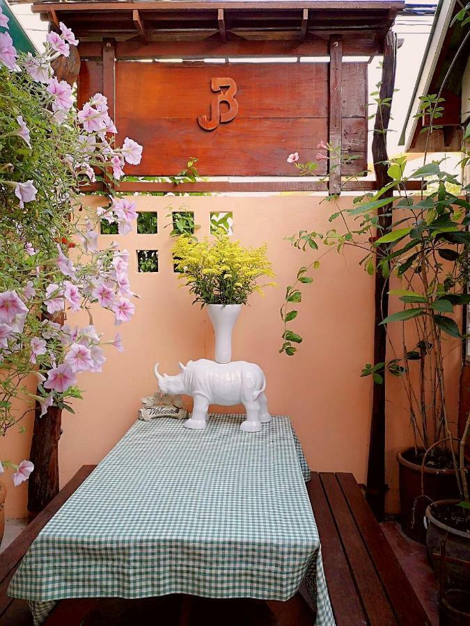 Pimthong Place Bed & Breakfast