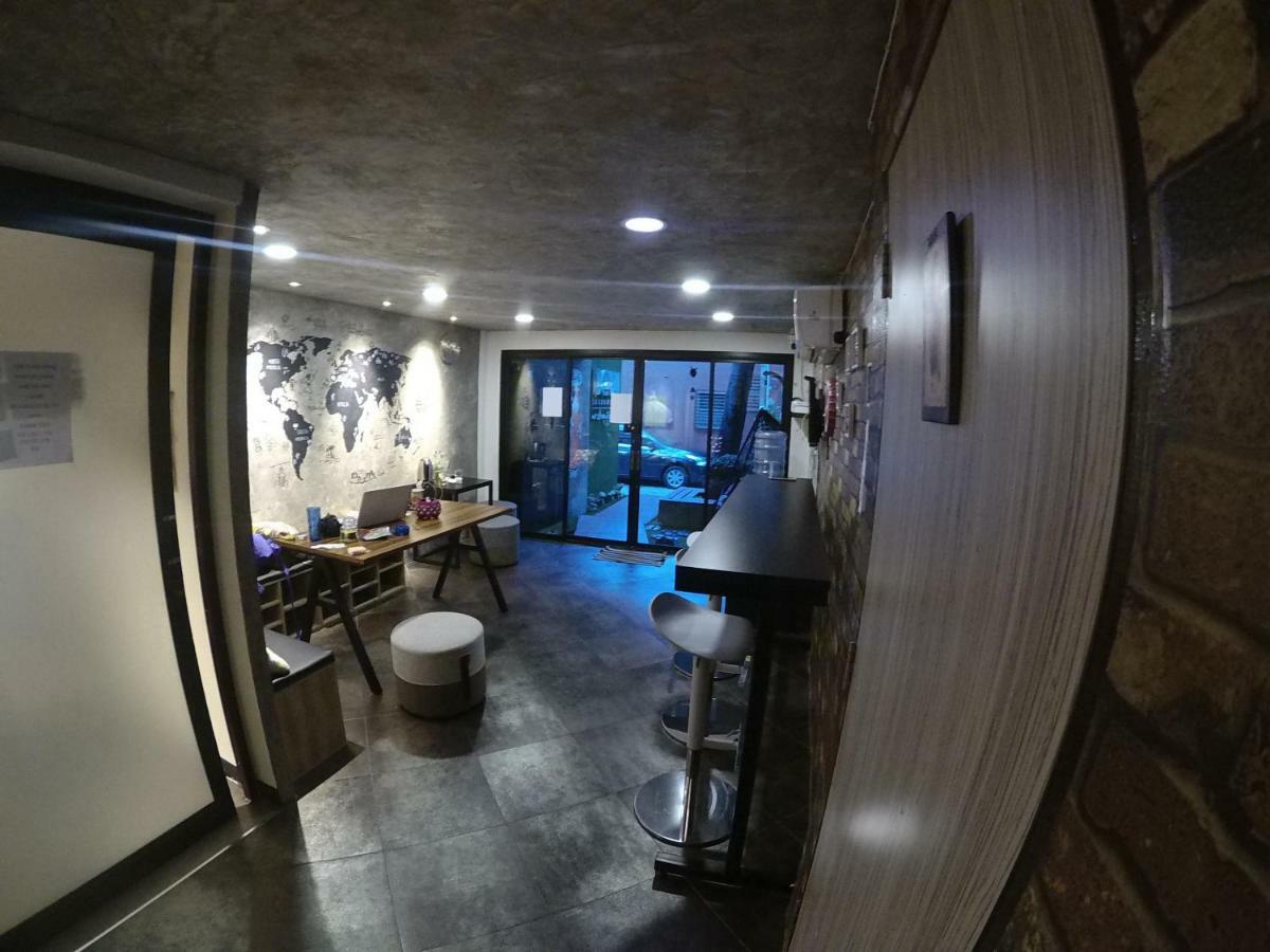 Badu Sukhumvit Homestay *