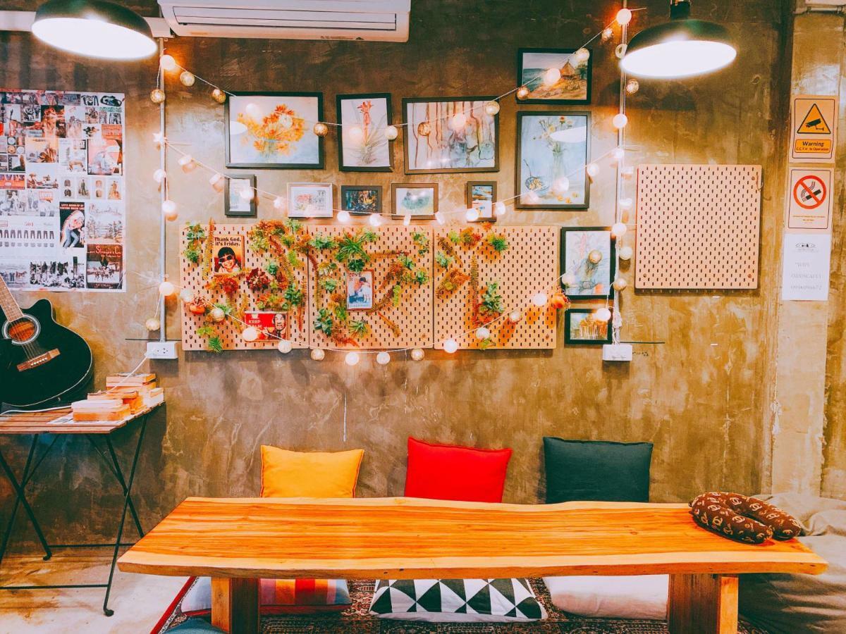 Oasis Cafe And Nap Hostel *