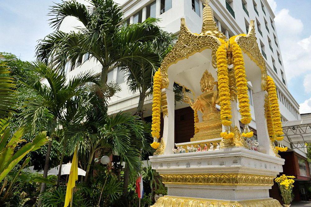 Silom 3*