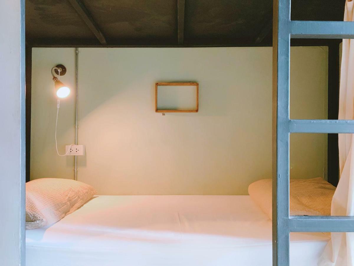 Oasis Cafe And Nap Hostel *