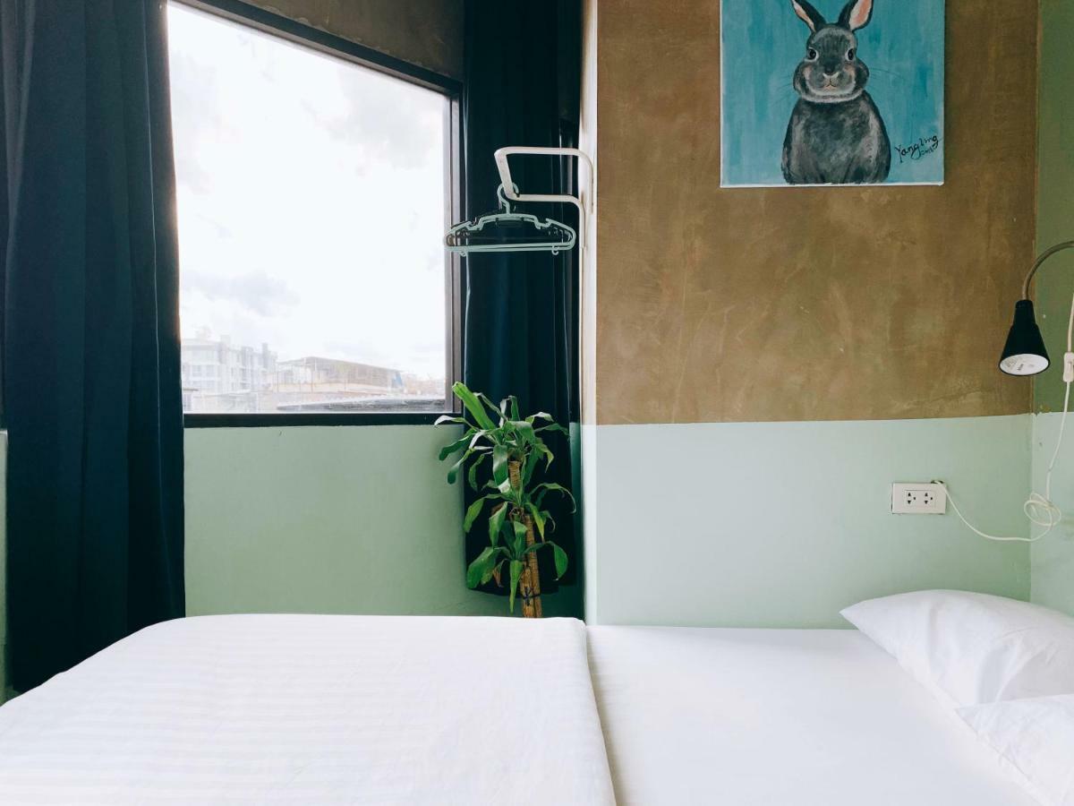 Oasis Cafe And Nap Hostel