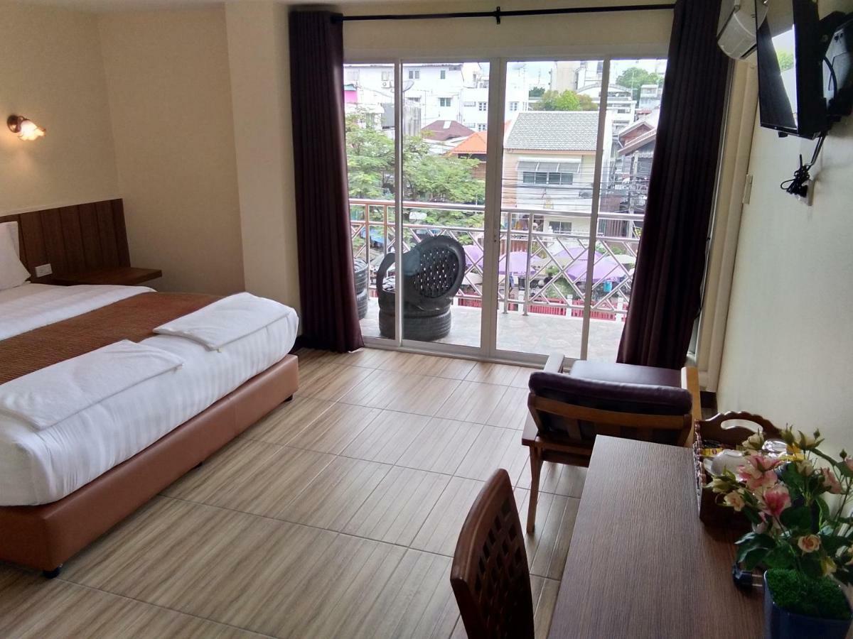 Hostel Baan Wanchart *