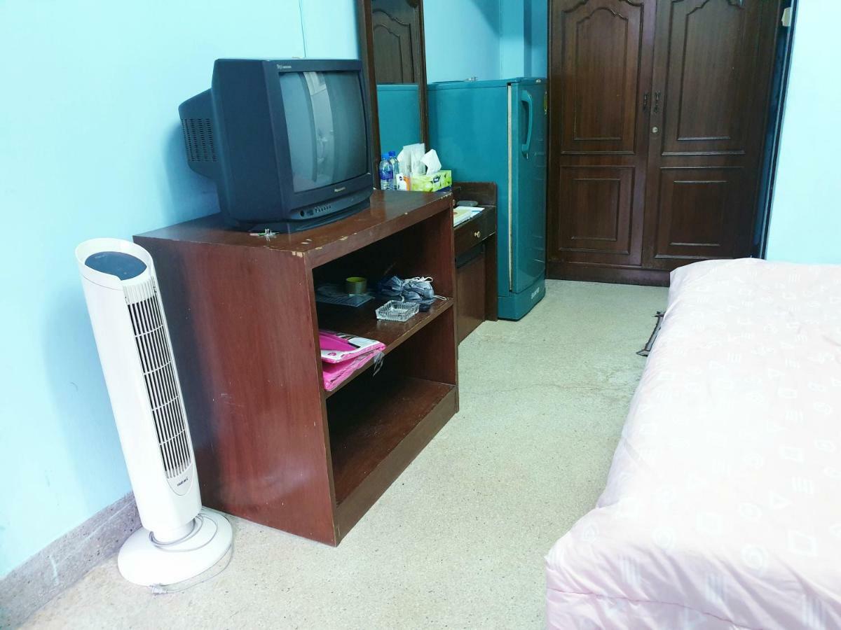 Tokyo Apartment *