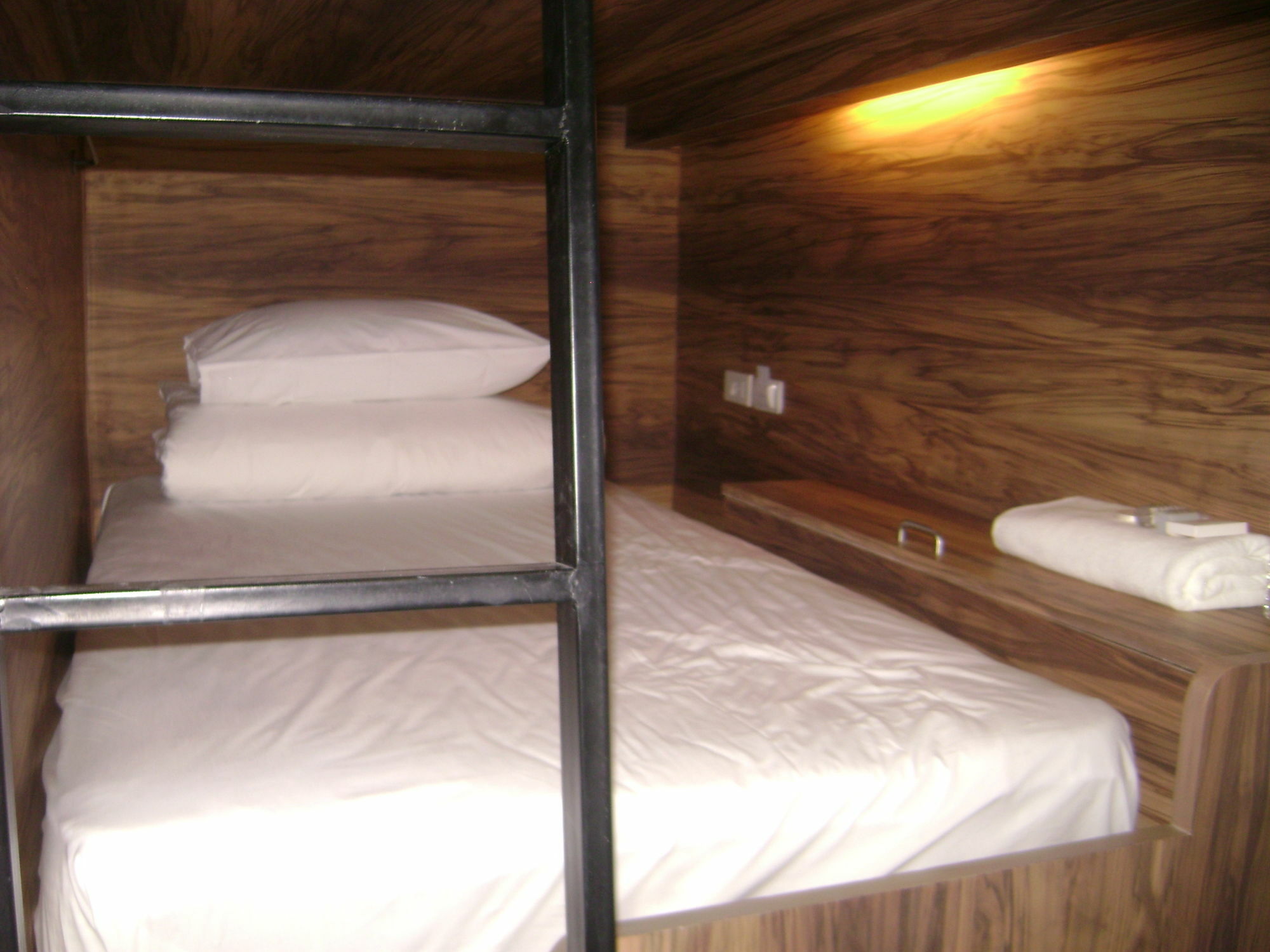 Rezt Hostel Bangkok