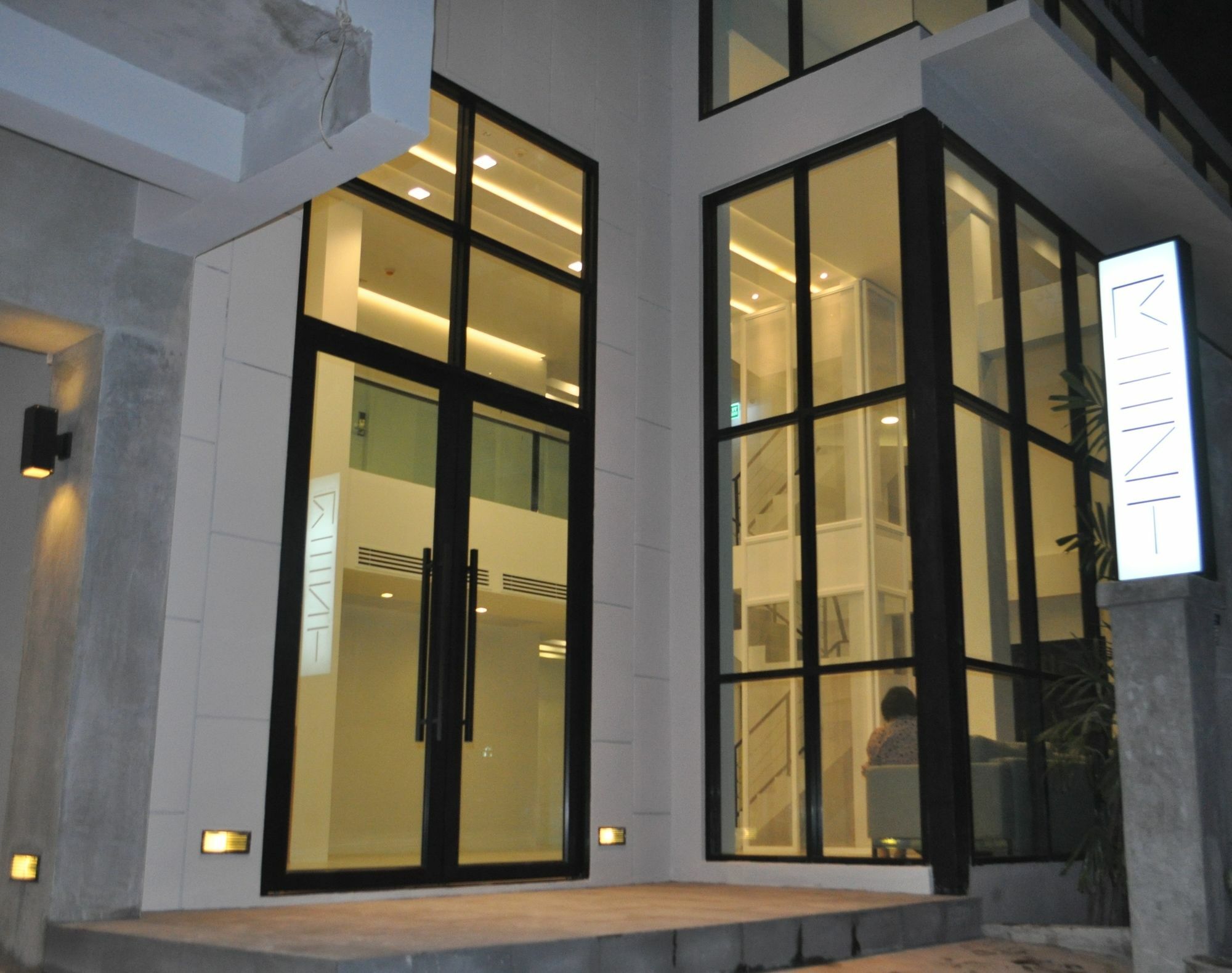 Rezt Bangkok Hostel