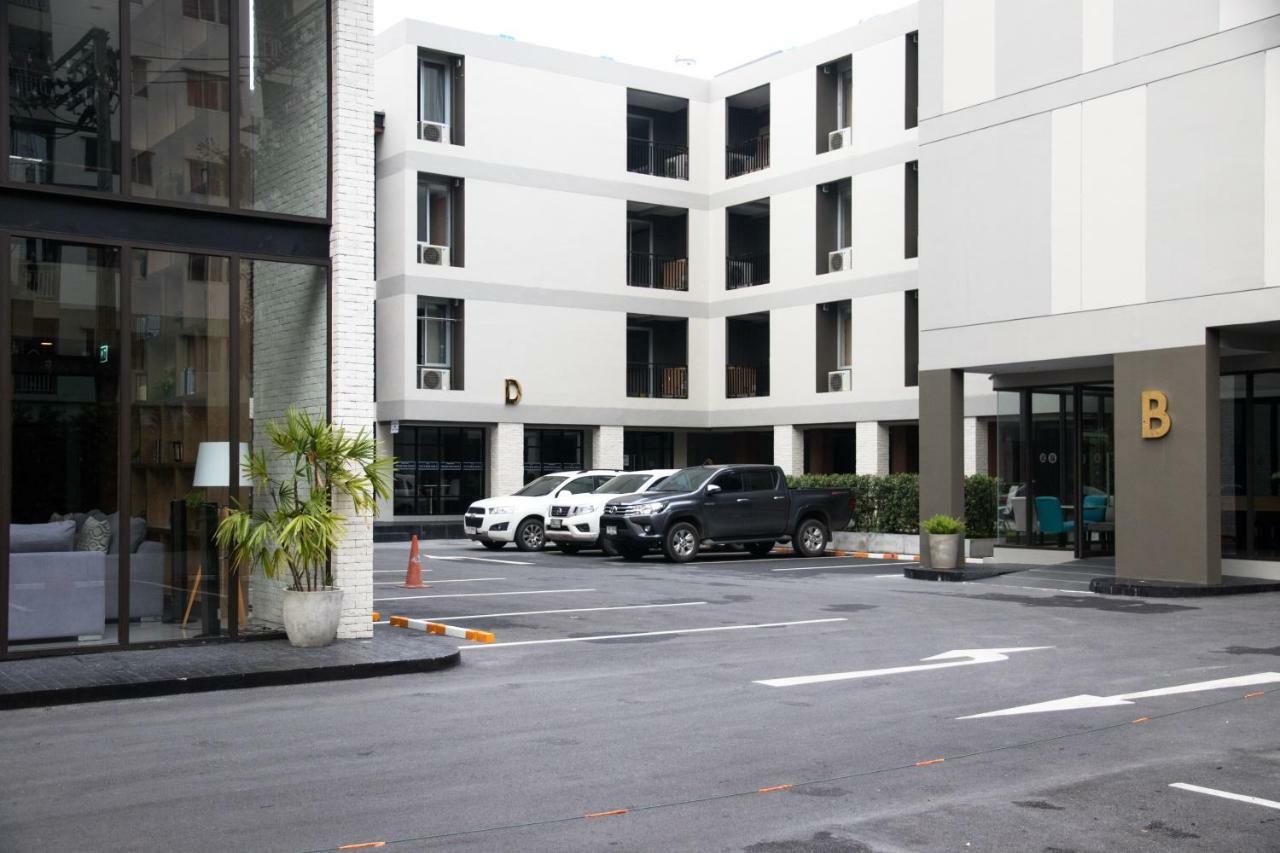 B Hotel