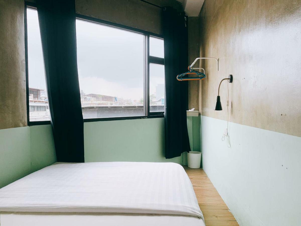 Oasis Cafe And Nap Hostel *