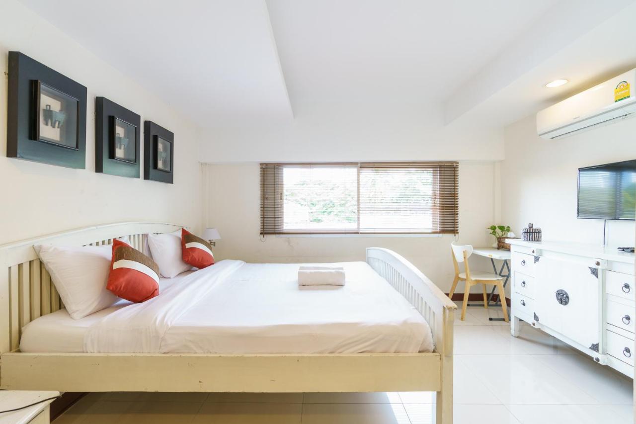 39 Living Apartment