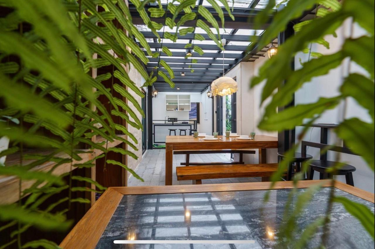 39 Living Apartment *