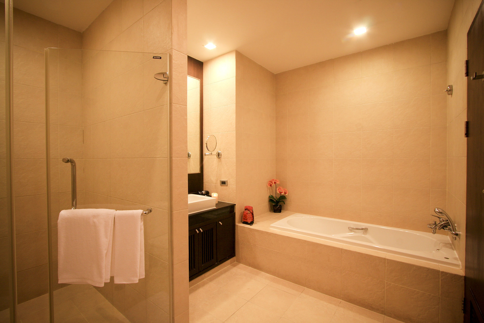 Grand Asoke Suites Boutique Residence