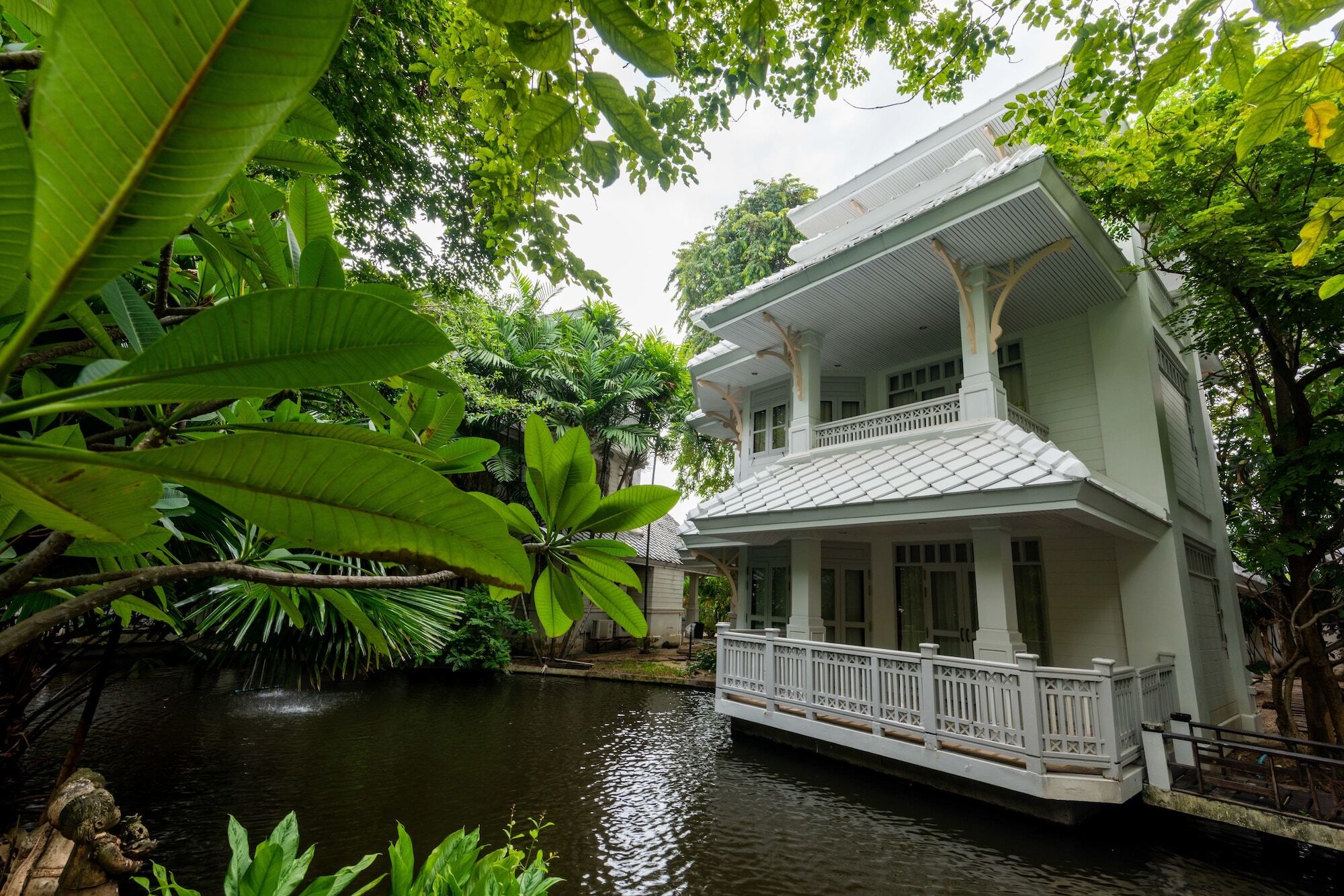 Royal River Park Hotel 4*