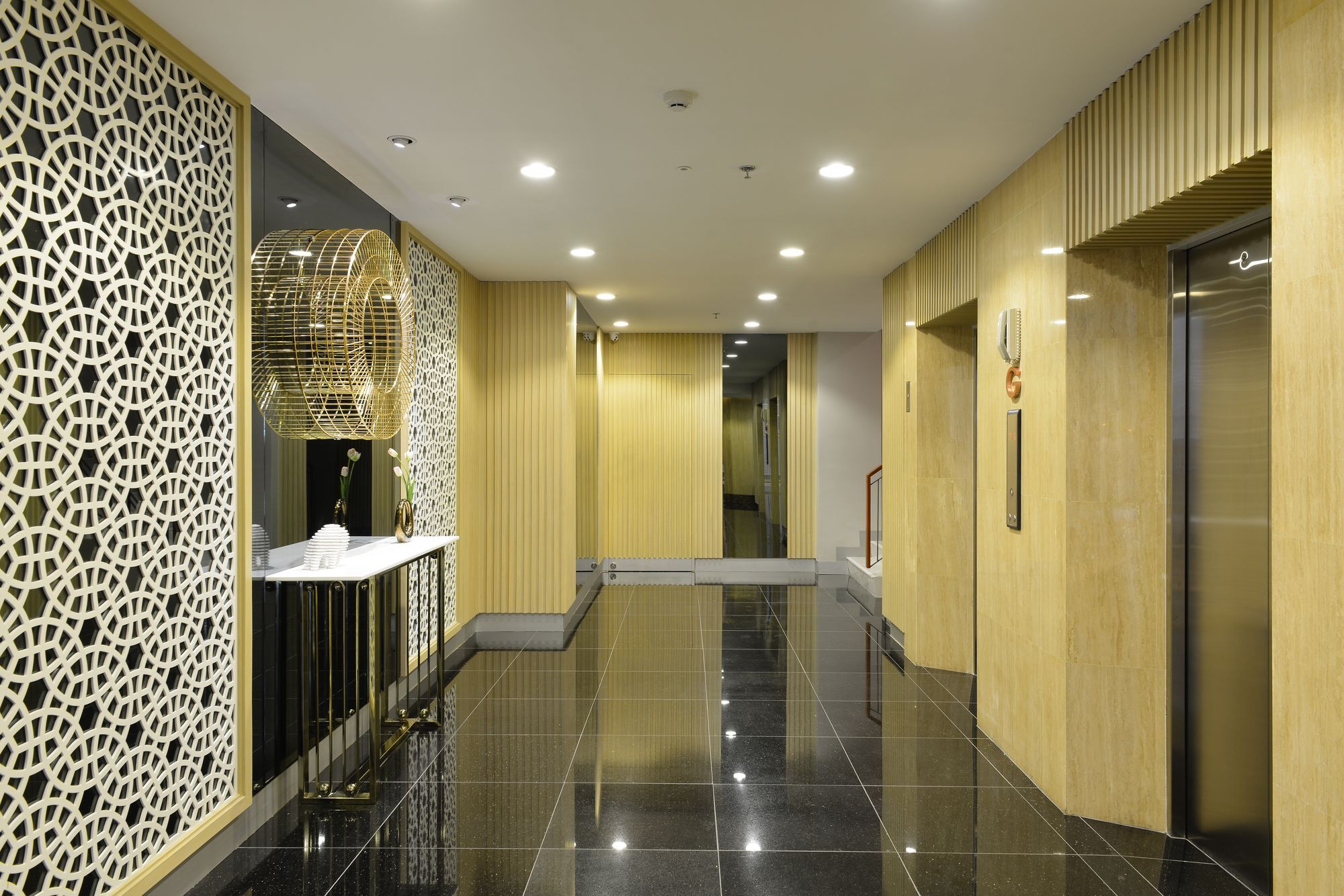 Le D'tel Hotel