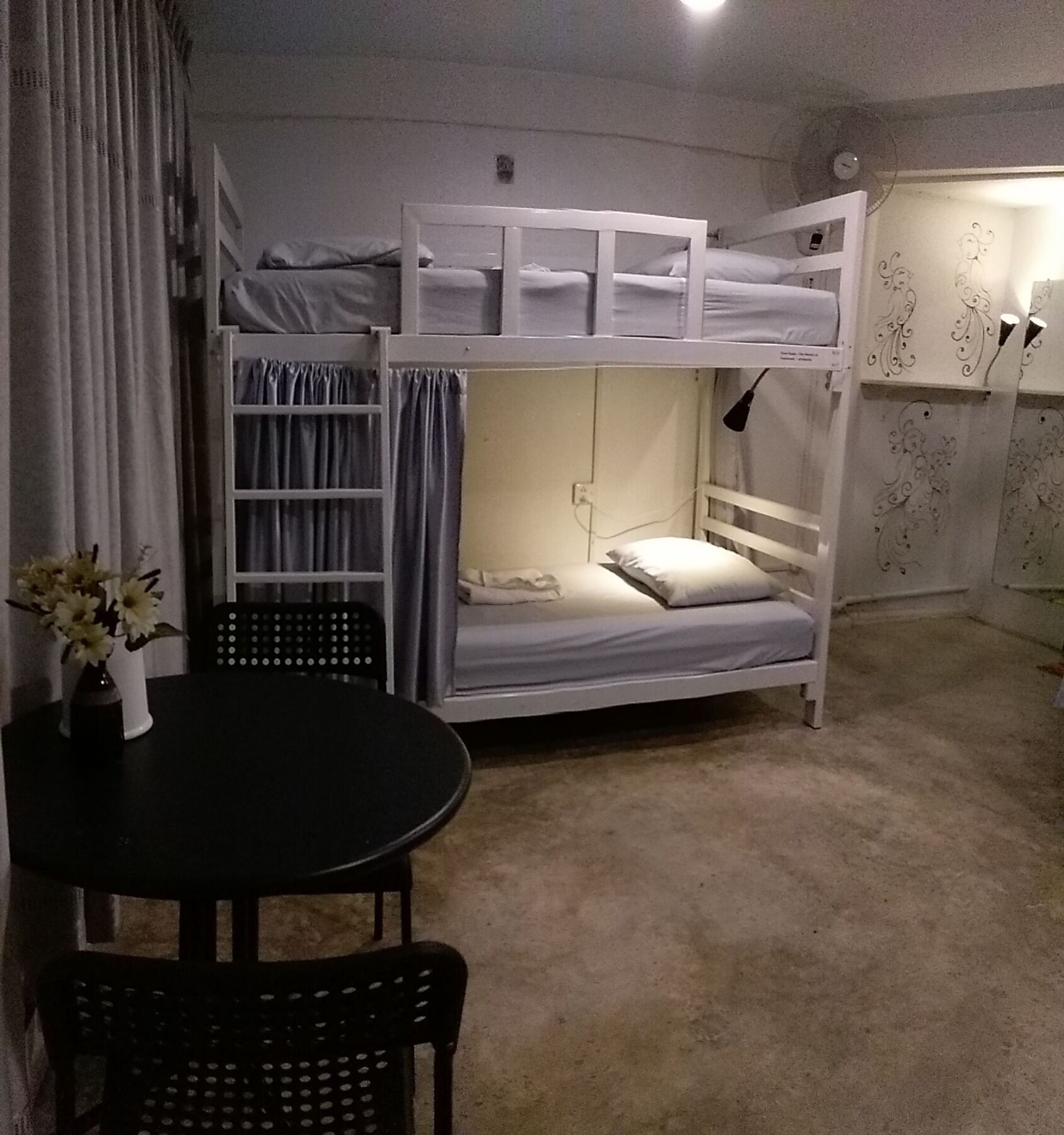 The 16 Hotel
