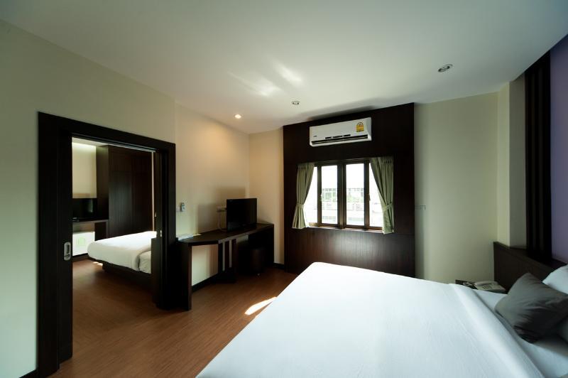 Tara Place 3*