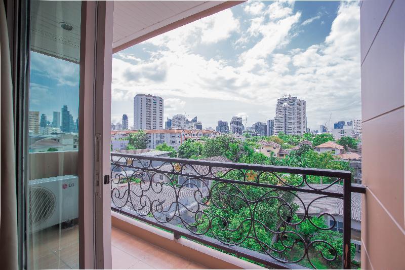 Greenview Ekkamai 10