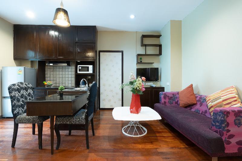 Greenview Ekkamai 10 Bangkok