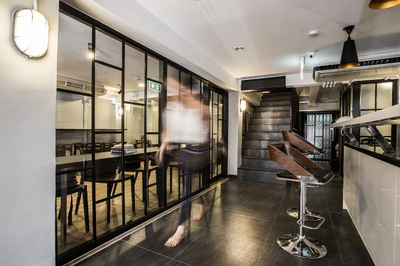 Hostel The Blocks Sukhumvit 10 *