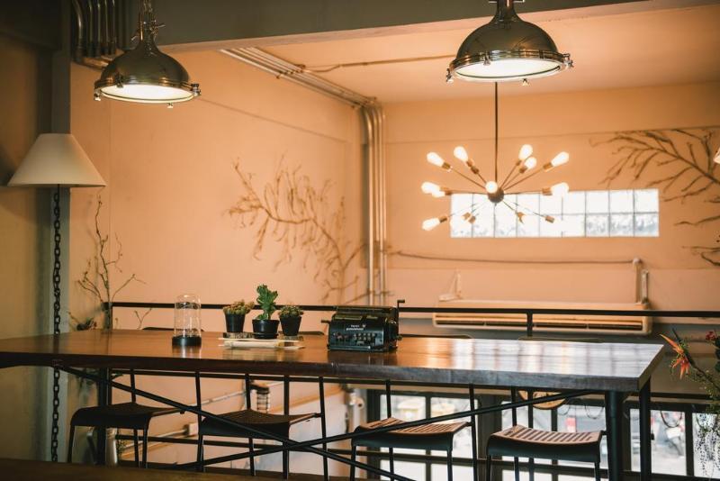 Oyo 421 Guyasuka & Cafe Hotel Bangkok