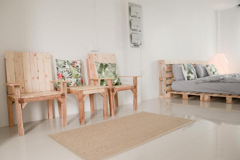 Hotel Oyo 421 Guyasuka & Cafe 2*