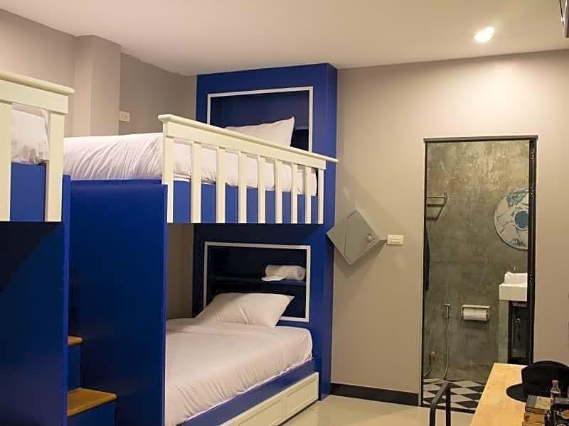 The Secret Service Guest house 3*