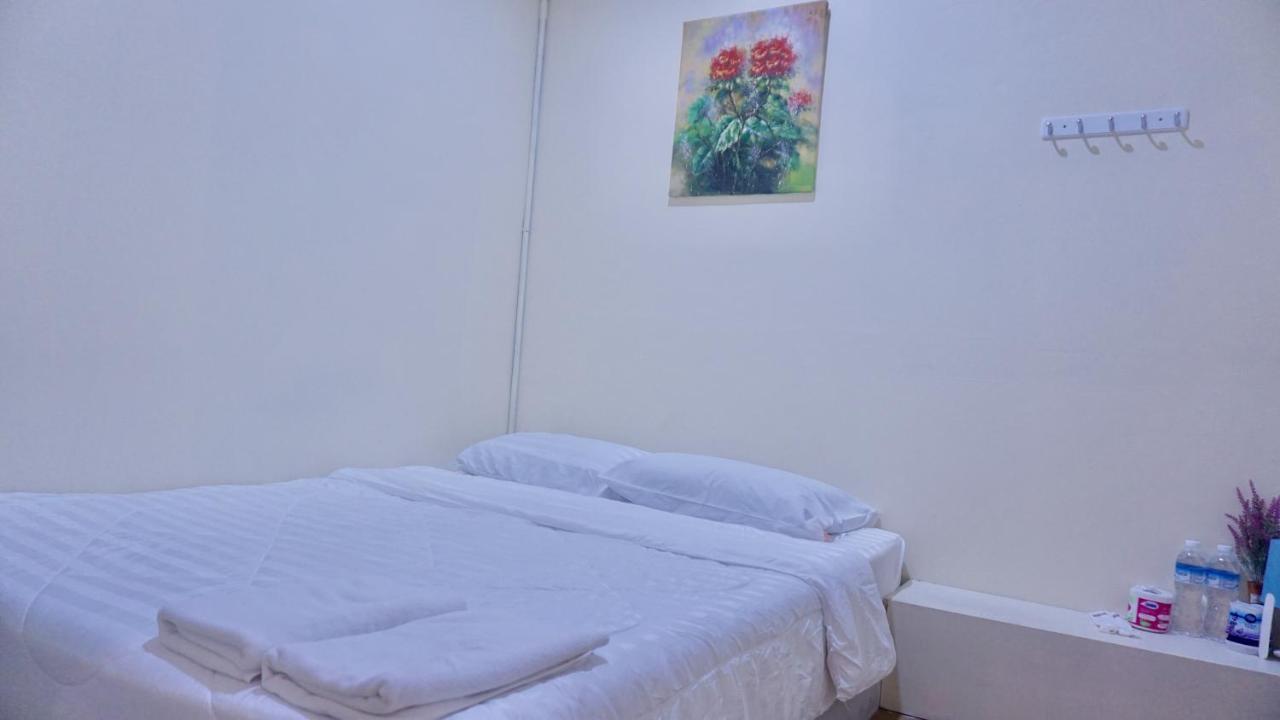 Hostel Sleep Cafe @Hidee 24/7