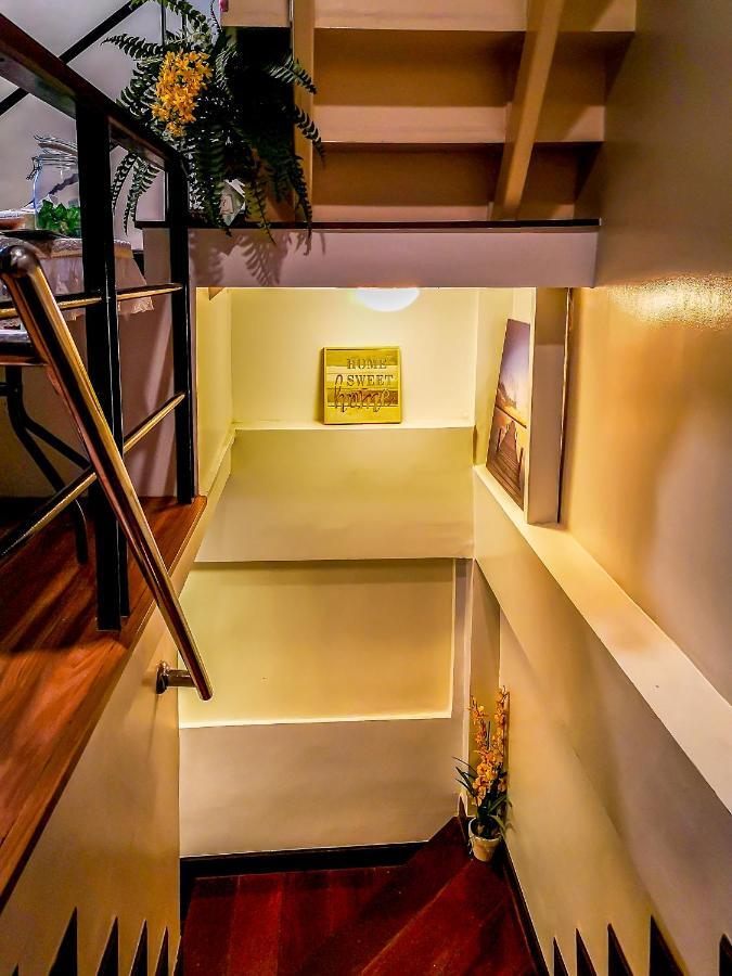 The Cube Sathorn Boutique Hotel: Modern Near Bts Surasak Bangkok