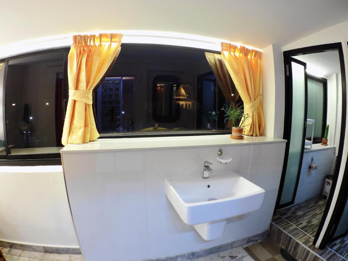 Hostel Ddm House