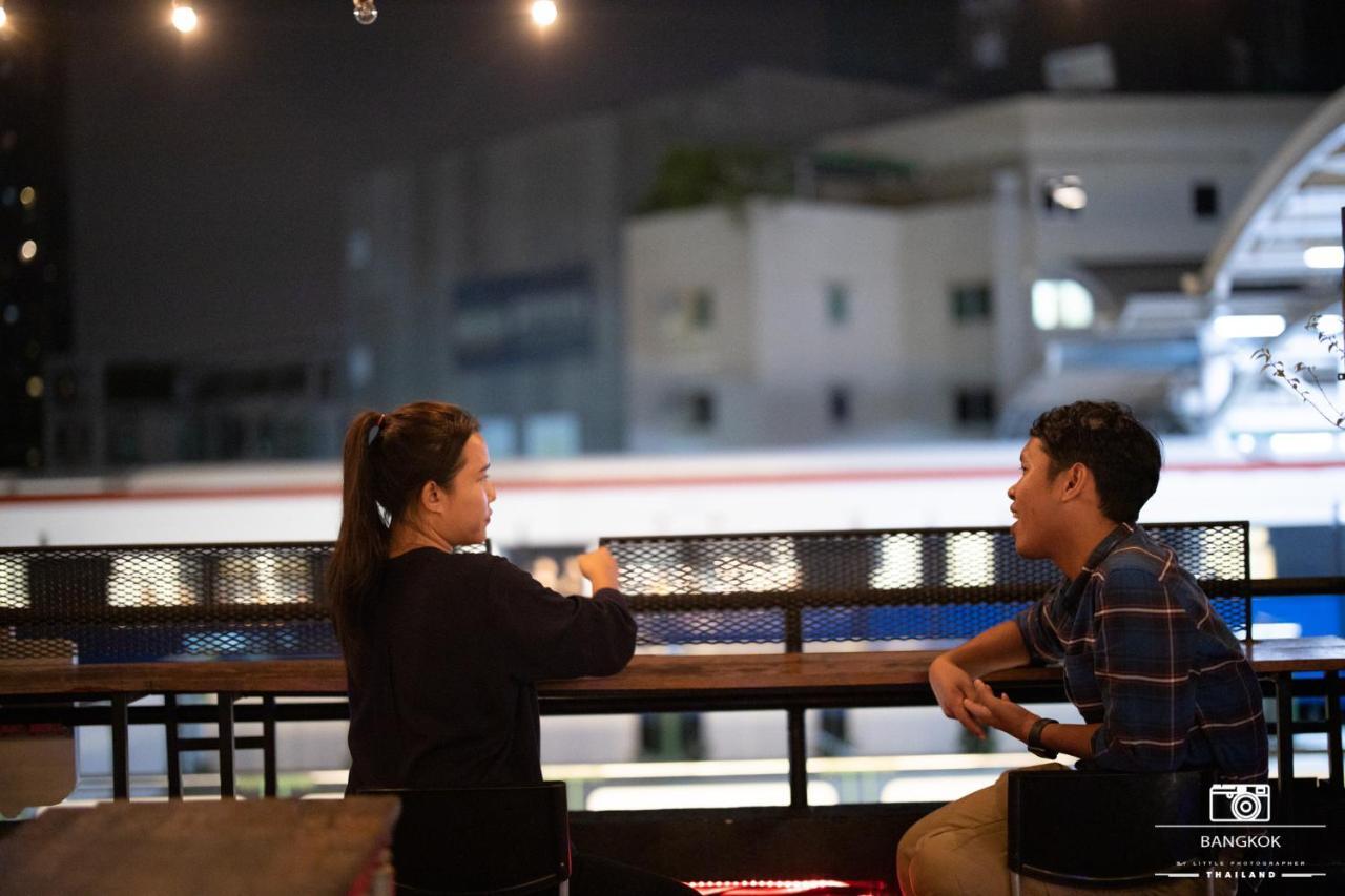 Thonglor Travellers And Cafe * Bangkok