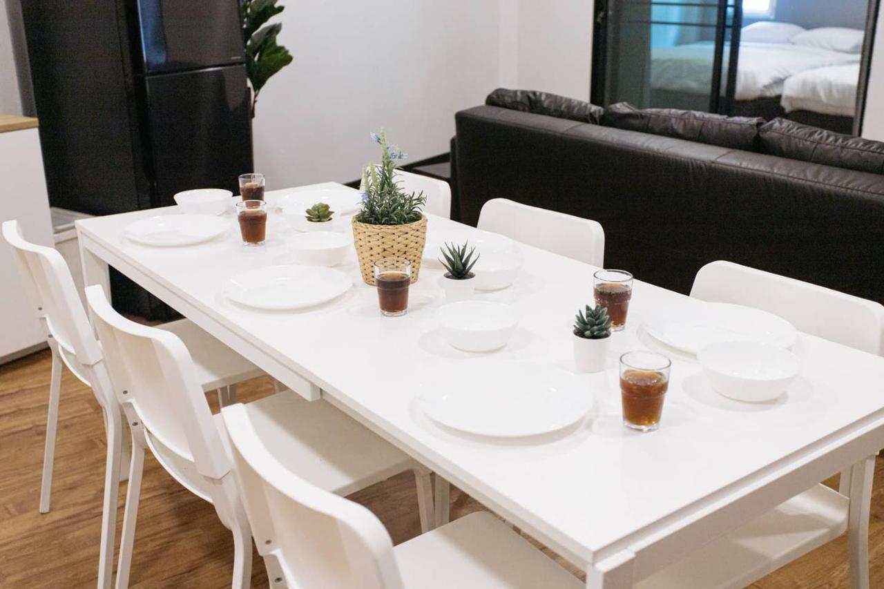 U3 Large 2 Bedroom Full Kitchen Near Bts Udomsuk * Bangkok